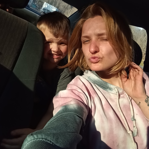 Meet your Posher, Zoe - Picture 2 of 2